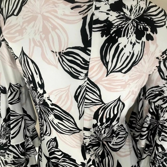 Calvin Klein - Picture 4 of 5